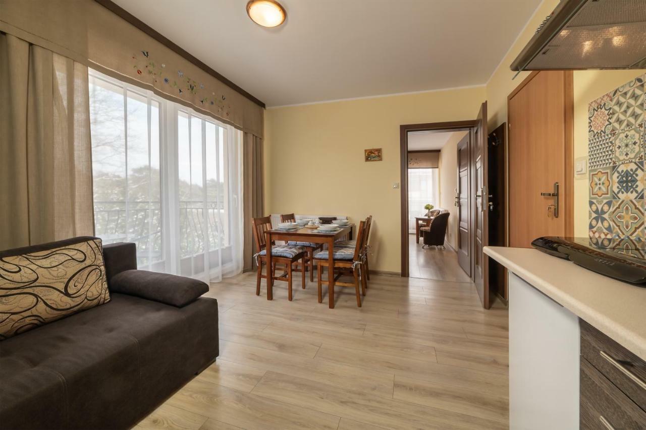 Dom Jastrzebia Z Basenem I Jacuzzi Apartamento Jastrzębia Góra Exterior foto