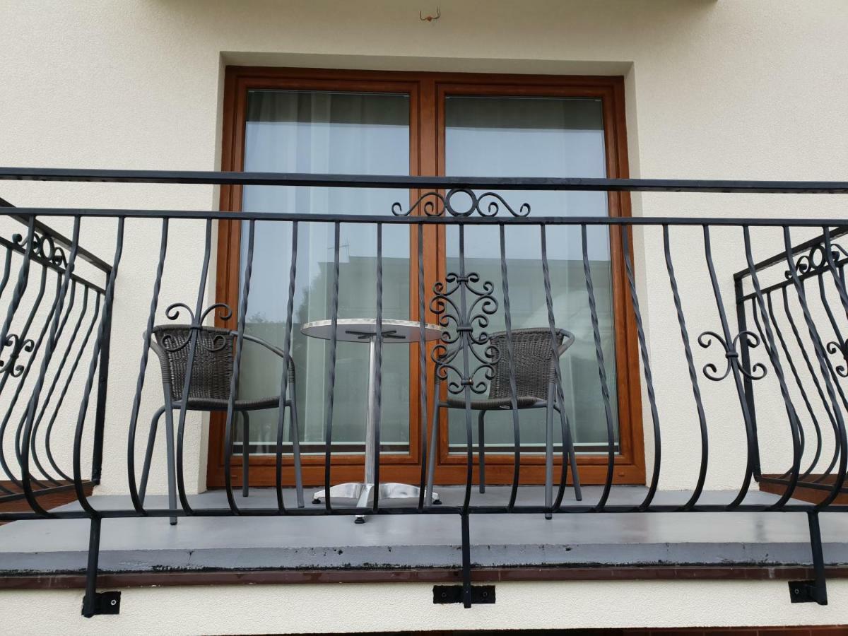 Dom Jastrzebia Z Basenem I Jacuzzi Apartamento Jastrzębia Góra Exterior foto