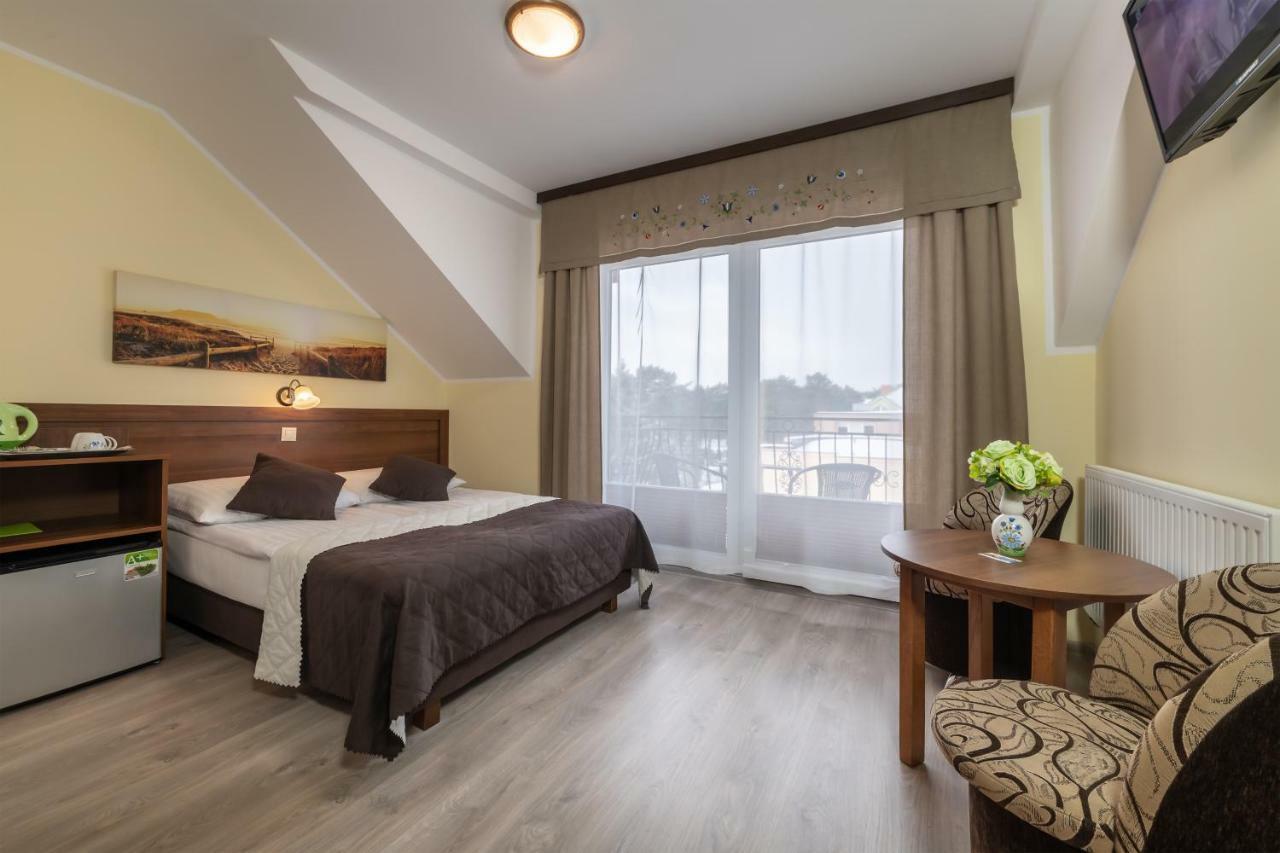 Dom Jastrzebia Z Basenem I Jacuzzi Apartamento Jastrzębia Góra Exterior foto