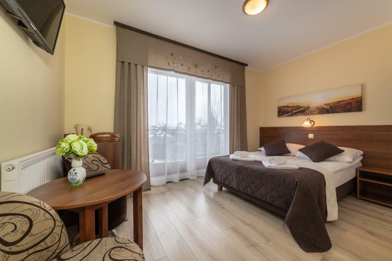 Dom Jastrzebia Z Basenem I Jacuzzi Apartamento Jastrzębia Góra Exterior foto