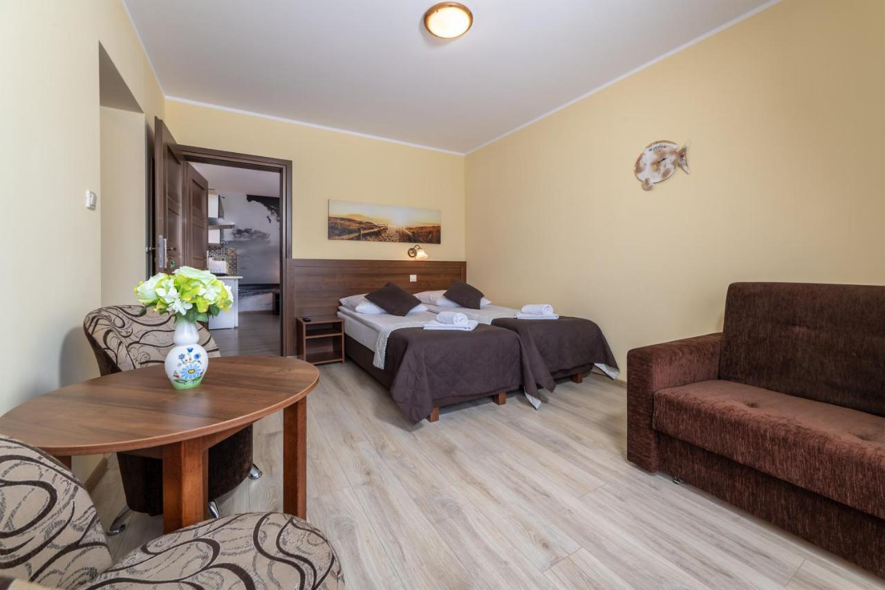 Dom Jastrzebia Z Basenem I Jacuzzi Apartamento Jastrzębia Góra Exterior foto